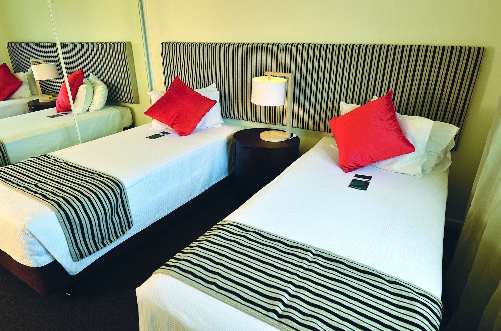דארווין Metro Advance Apartments & Hotel מראה חיצוני תמונה